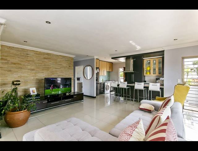 3 BEDROOM FREESTANDING FOR SALE IN COSMO CITY